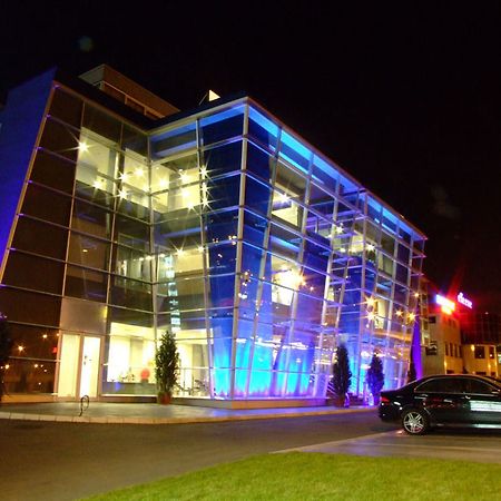 Hotel Metropolitan By Belgrade Arena Экстерьер фото